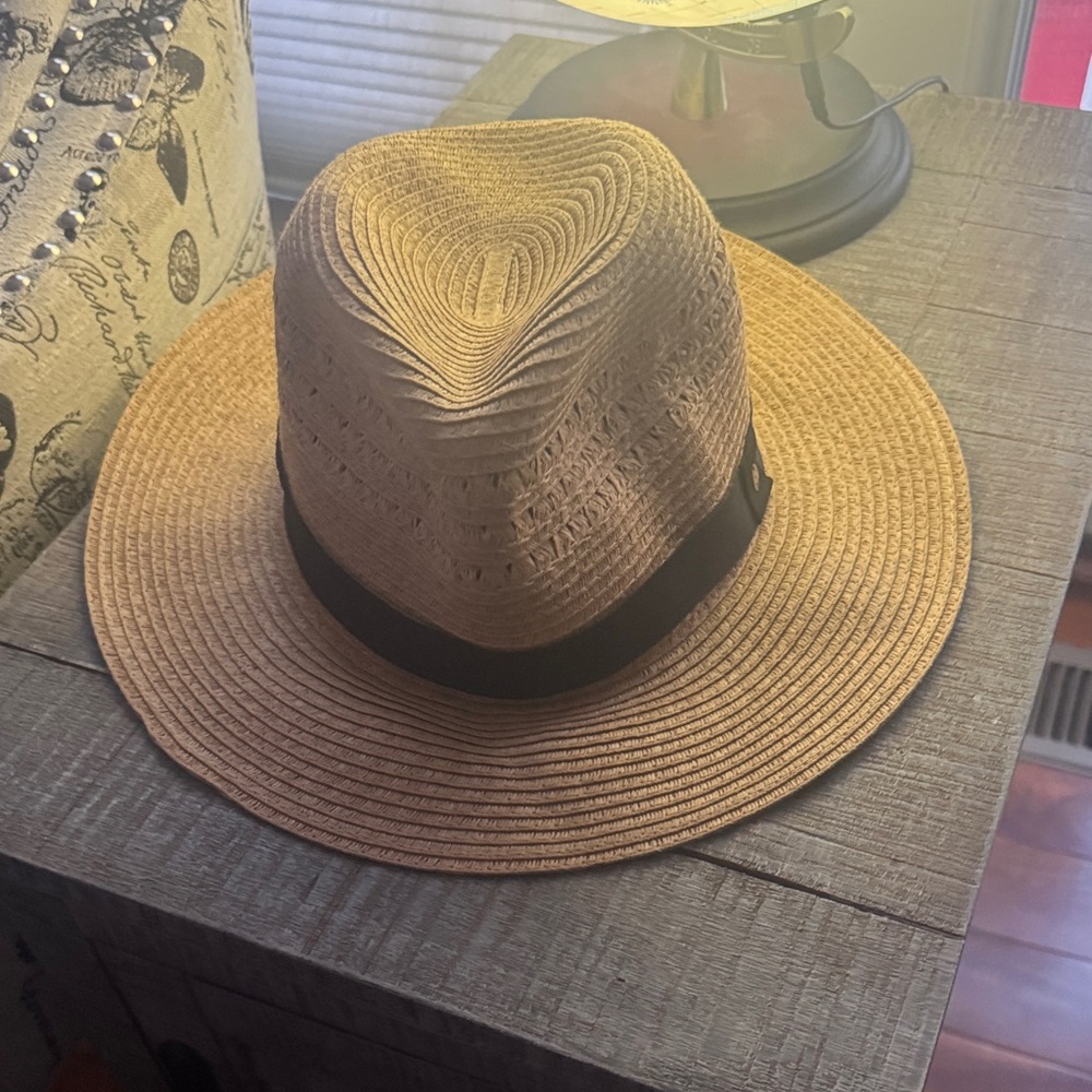 Eddie Bauer Stylish Tan Fedora Hat for women